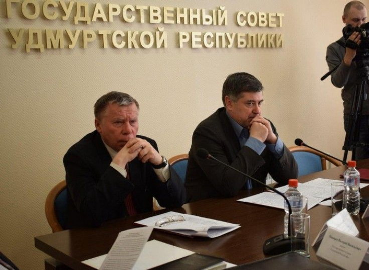«Единая Россия» выдвинула кандидата на выборы руководителя Удмуртии «Единая Россия» выдвинула кандидата на выборы руководителя Удмуртии